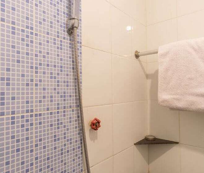 اتاق لوکس, Capital O 615 Residence Puri Hotel Syariah