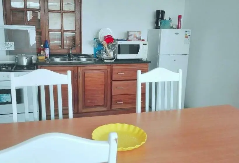 اتاق اکونومی, House Cidadela