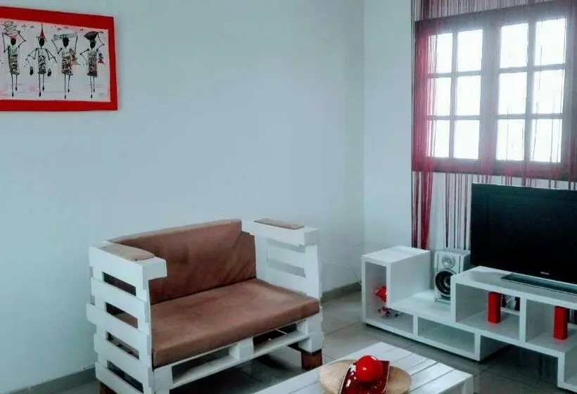 اتاق اکونومی, House Cidadela