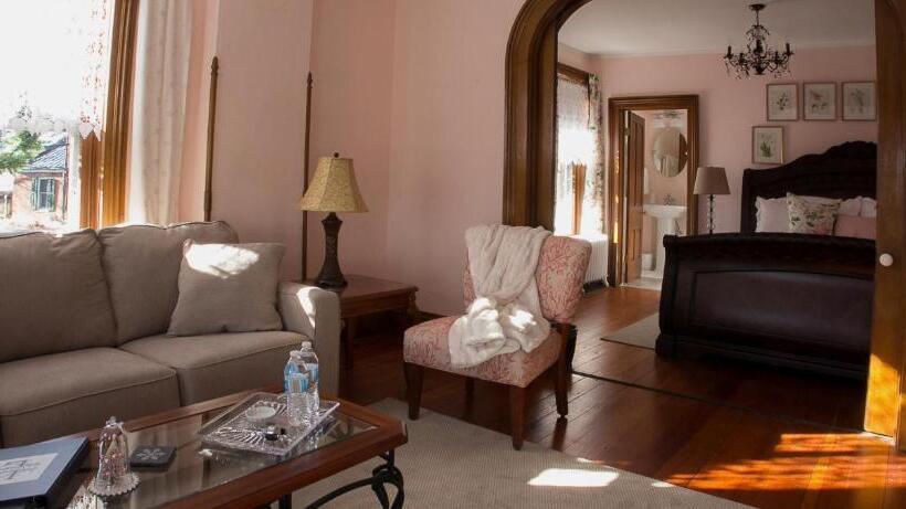 高级套房, Lamberson Guest House