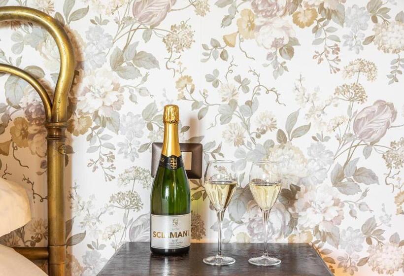 디럭스 트리플 룸, Casale Verdeluna Wine Resort