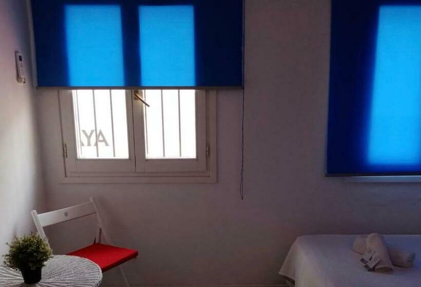 스탠다드 룸, El Pez Naranja