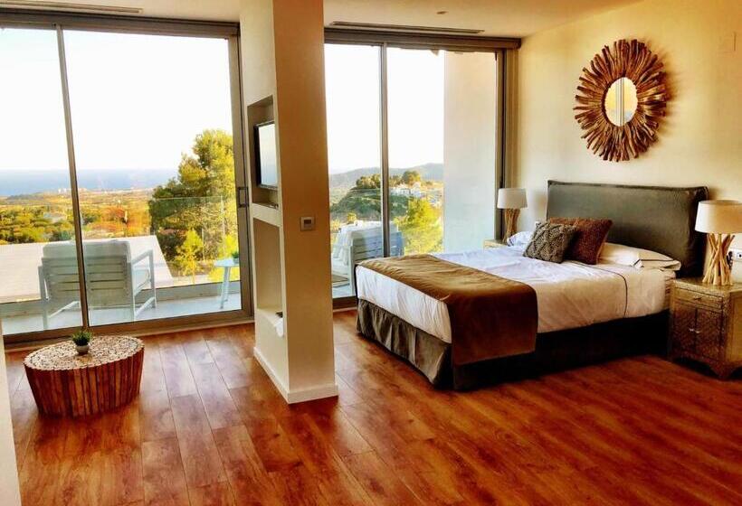 جناح, Nature Suites Puig Campana