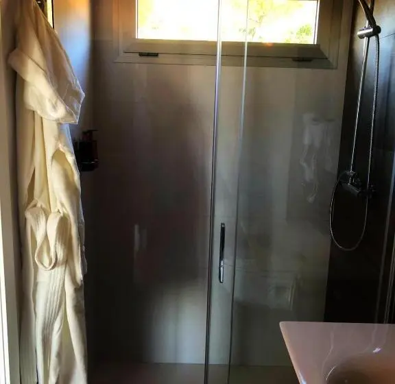 اتاق استاندارد, Nature Suites Puig Campana