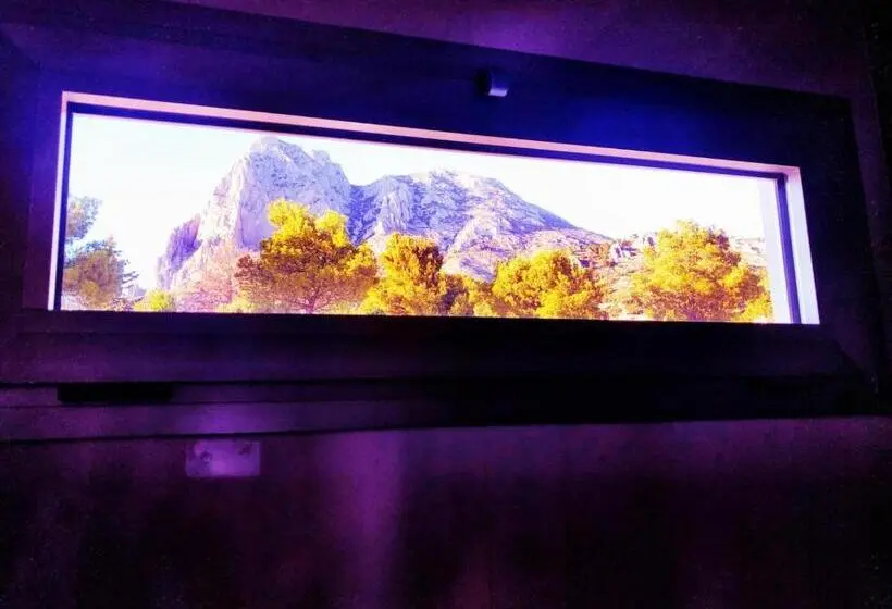 اتاق استاندارد, Nature Suites Puig Campana