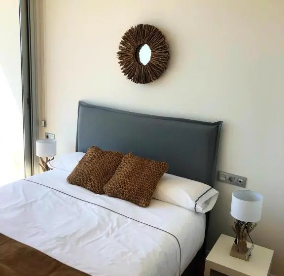 اتاق استاندارد, Nature Suites Puig Campana