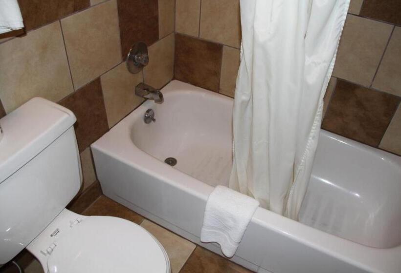 غرفة قياسية مزوَّدة بشُرفة, The Sturgis Motel