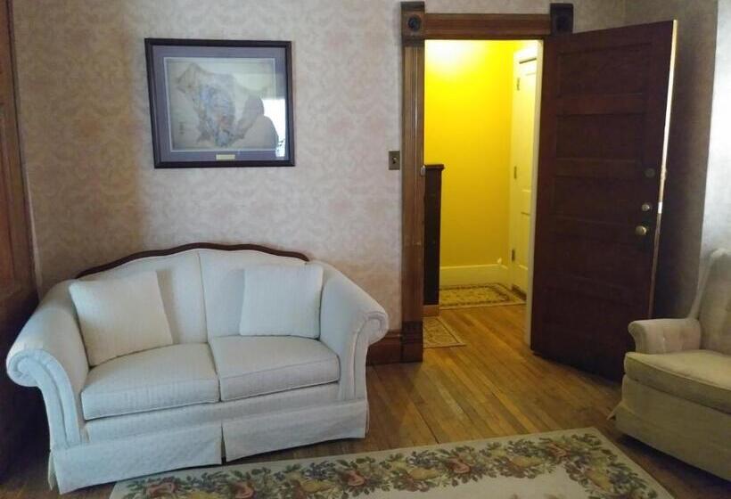 منزل غرفة نوم واحدة, The Sturgis Motel