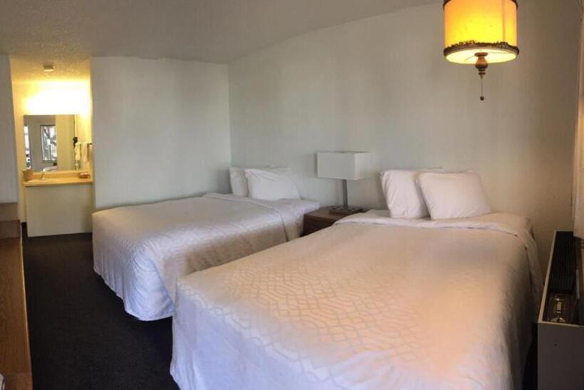 غرفة ديلوكس مزودة بشرفة, The Sturgis Motel