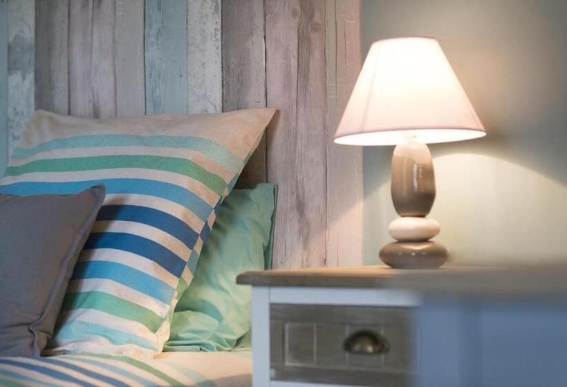 חדר משפחתי, La Ferme De Bouchemont