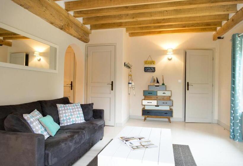 חדר משפחתי, La Ferme De Bouchemont