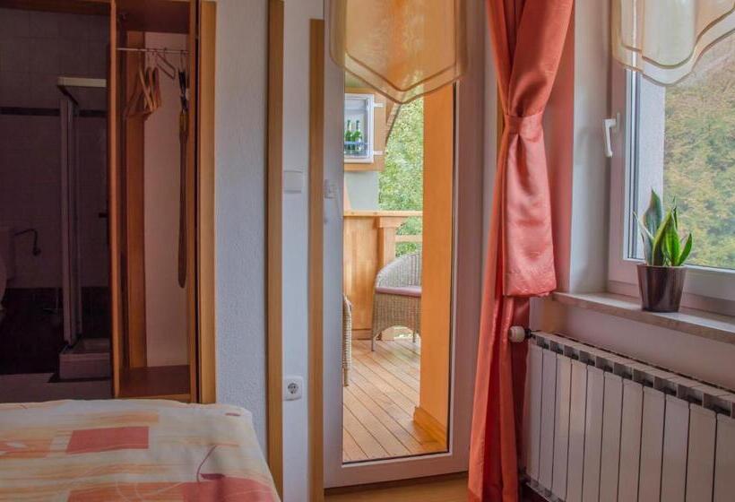 اتاق استاندارد با بالکن, Miškar Rooms