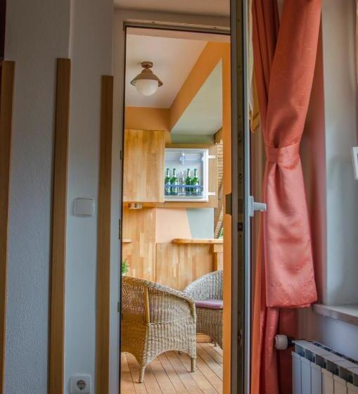 اتاق استاندارد با بالکن, Miškar Rooms