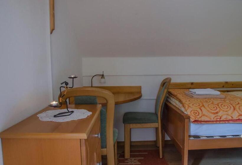 اتاق استاندارد با بالکن, Miškar Rooms