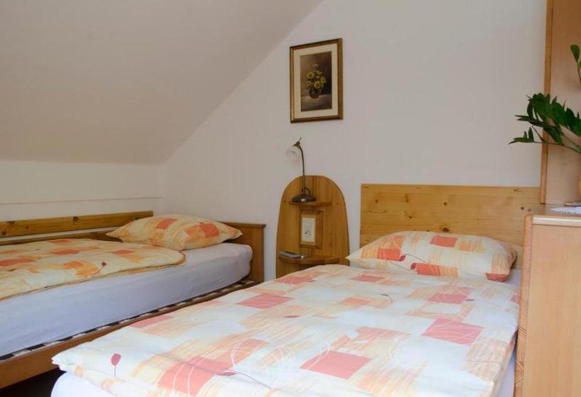 اتاق استاندارد با بالکن, Miškar Rooms