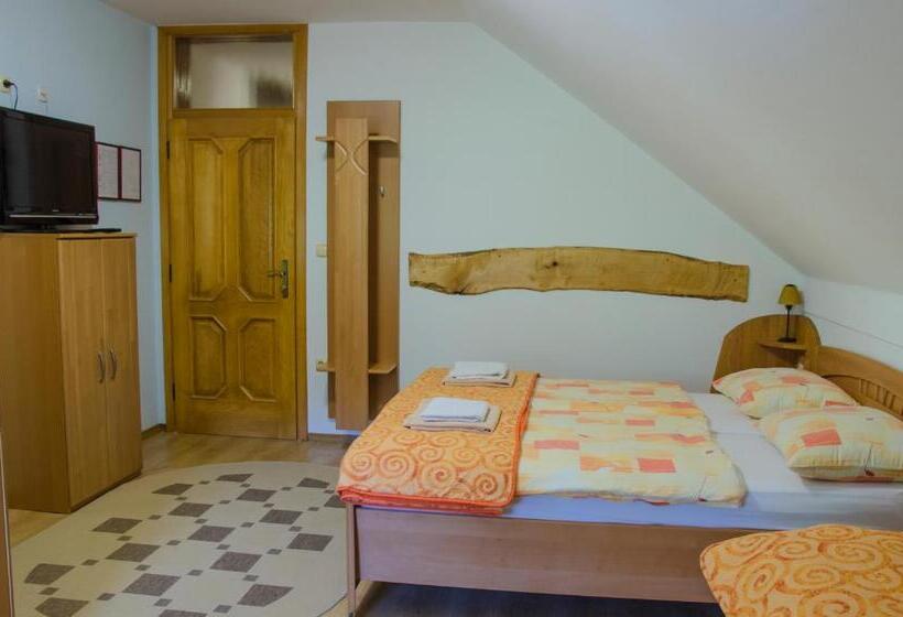 اتاق استاندارد سه تخته با بالکن, Miškar Rooms