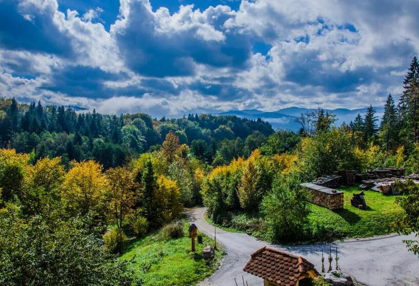 اتاق استاندارد سه تخته با بالکن, Miškar Rooms