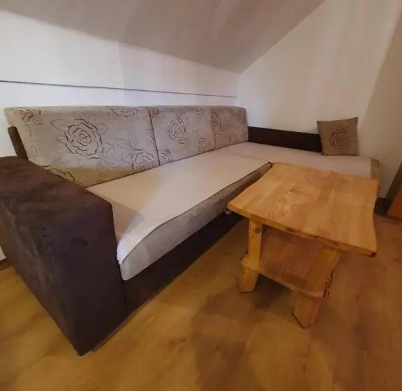 آپارتمان 1 خوابه با بالکن, Miškar Rooms