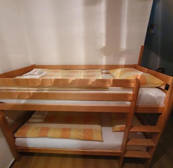 آپارتمان 1 خوابه با بالکن, Miškar Rooms