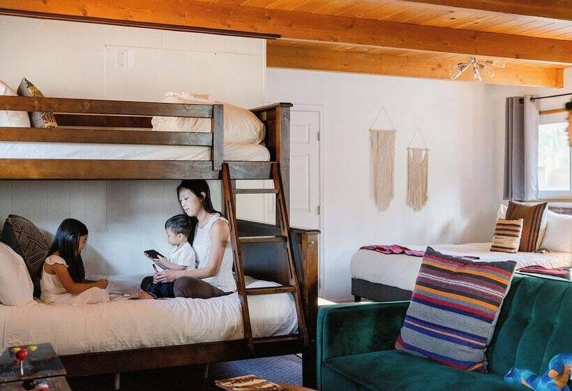 패밀리 스튜디오, Grand Pine Cabins