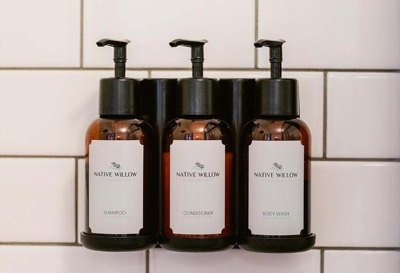 스탠다드 룸 퀸사이즈 침대, Grand Pine Cabins