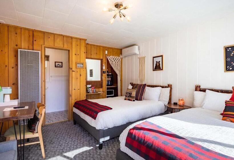 스탠다드 룸 퀸사이즈 침대, Grand Pine Cabins