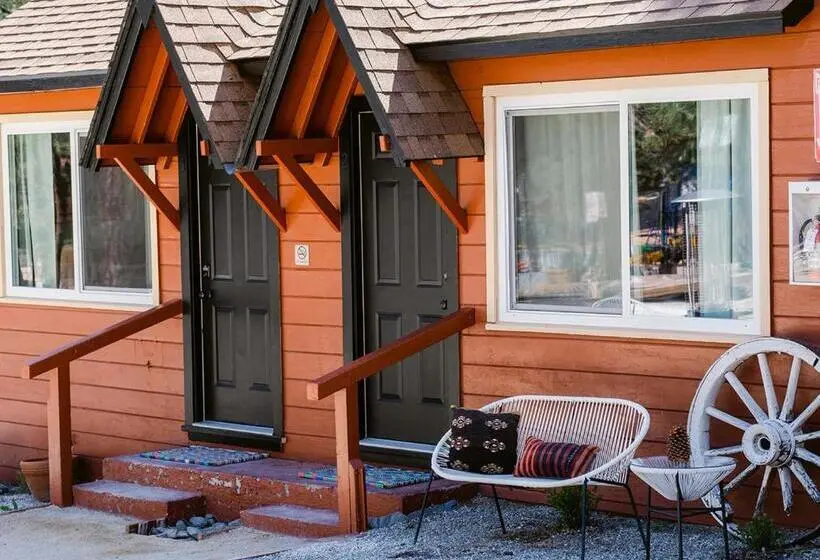 キングサイズベッドのスタンダードルーム, Grand Pine Cabins
