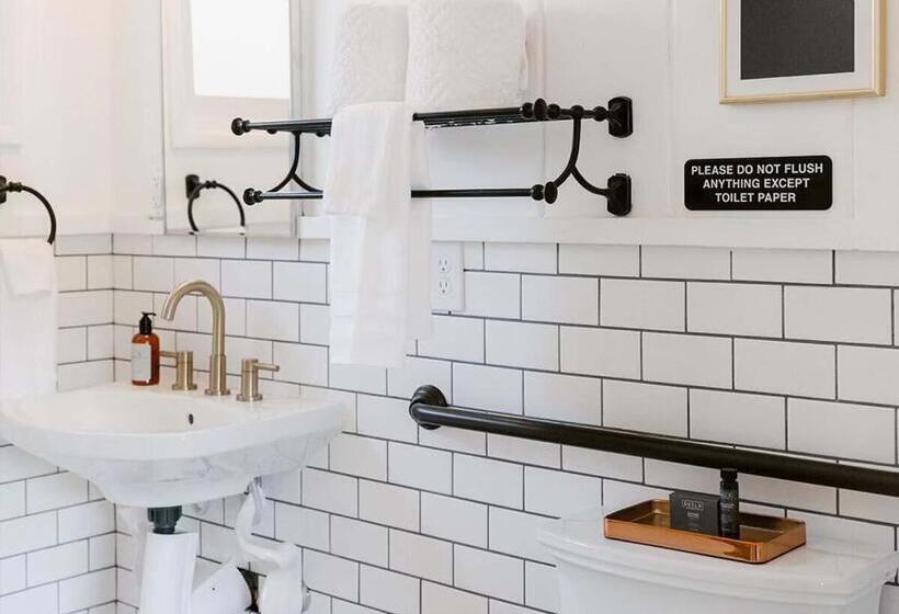 패밀리 룸, Grand Pine Cabins