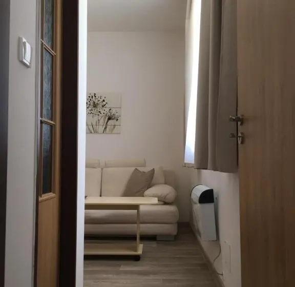 スイート, Pension Palla