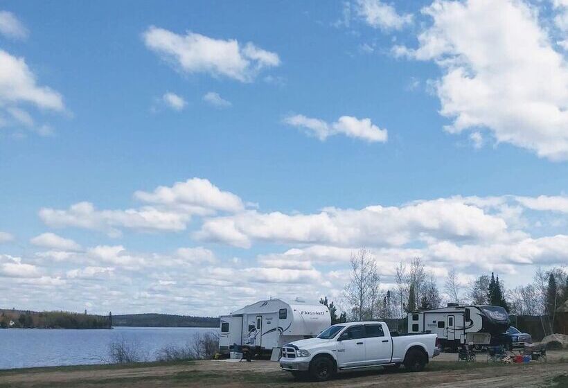 ダブルベッドスタンダードルーム, Auberge Du Lac Tiblemont