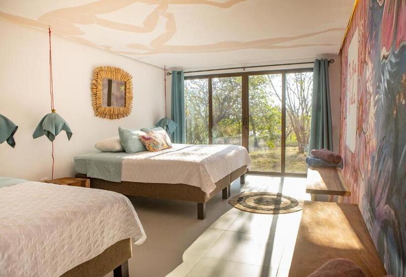 ガーデンビューファミリールーム, Latica Lodge