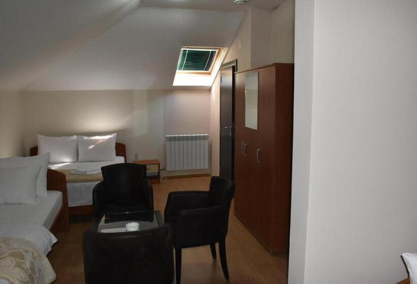 آپارتمان 2 خوابه, Aparthotel Koliba