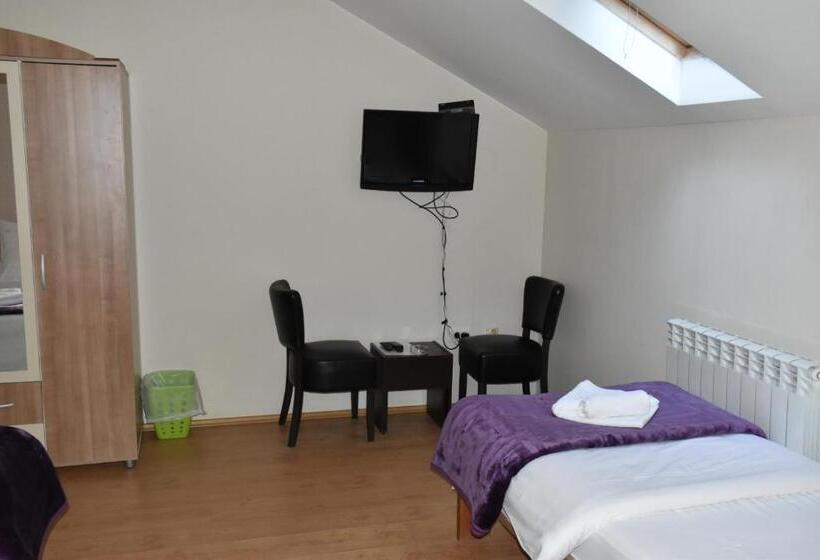 آپارتمان 2 خوابه, Aparthotel Koliba