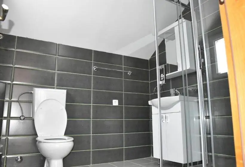 سوییت خانوادگی, Aparthotel Koliba