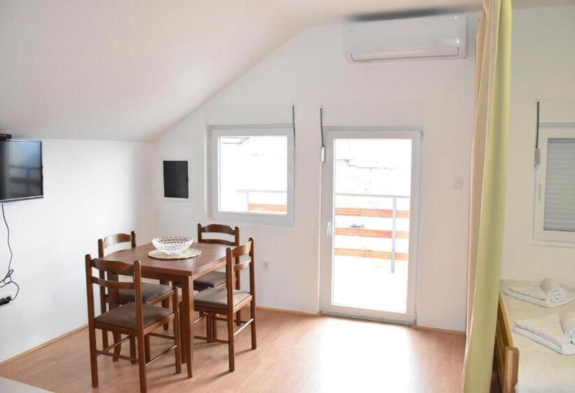 سوییت خانوادگی, Aparthotel Koliba