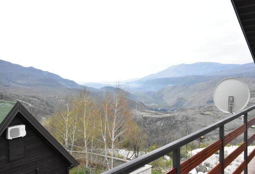 سوییت خانوادگی, Aparthotel Koliba