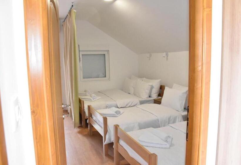 سوییت خانوادگی, Aparthotel Koliba