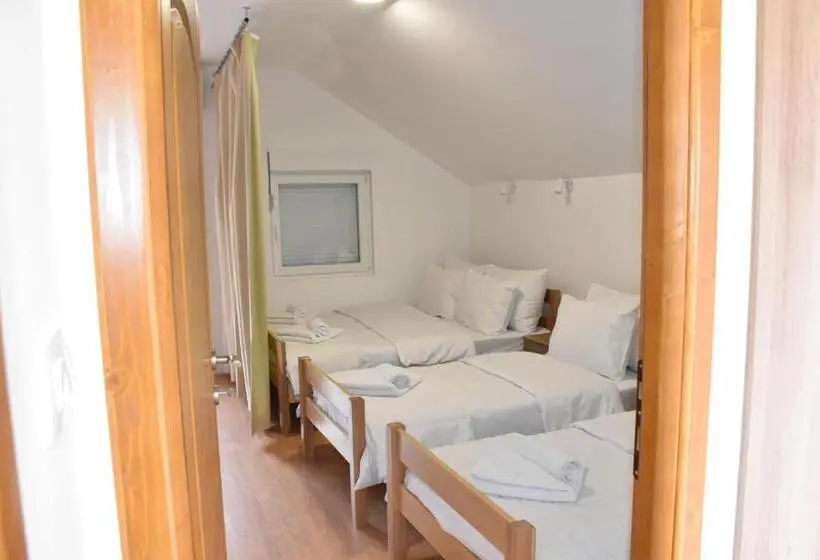 سوییت خانوادگی, Aparthotel Koliba