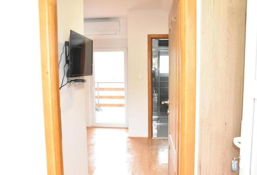 سوئیت 2 خوابه, Aparthotel Koliba