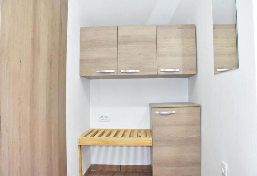 سوئیت 2 خوابه, Aparthotel Koliba