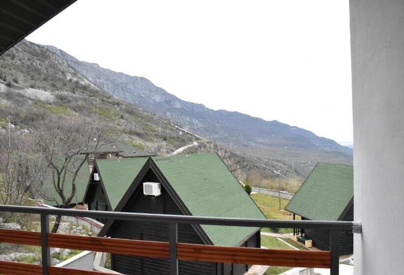 سوئیت 2 خوابه, Aparthotel Koliba