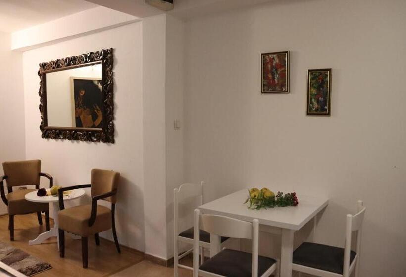 اتاق لوکس, Frile Apartments