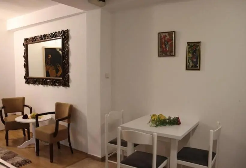 اتاق لوکس, Frile Apartments