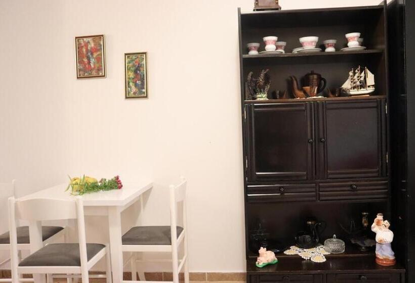 اتاق لوکس, Frile Apartments