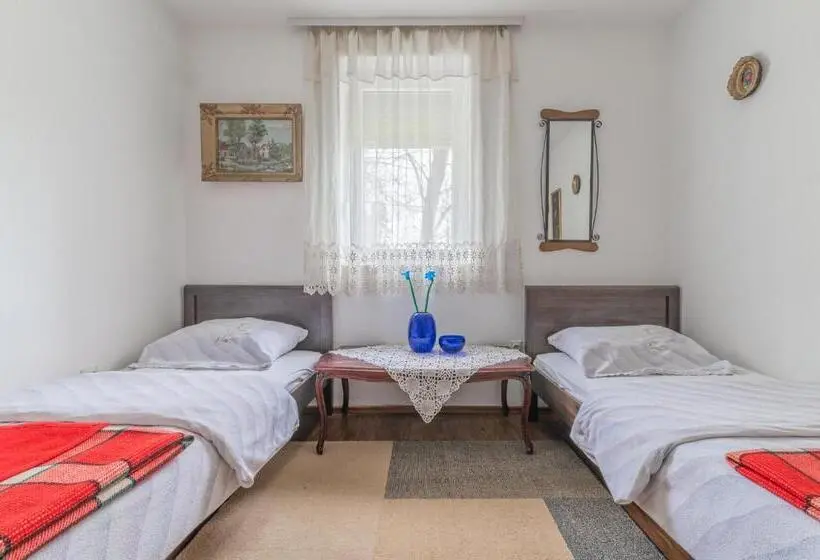 سوئیت 2 خوابه, Frile Apartments
