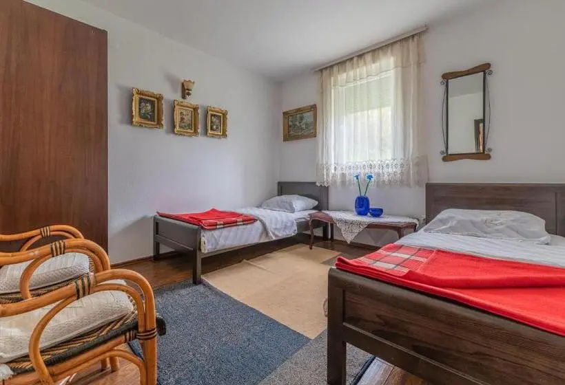 سوئیت 2 خوابه, Frile Apartments