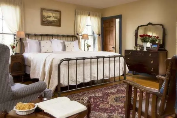 キングサイズベッドのスタンダードルーム, Jacob Rohrbach Inn