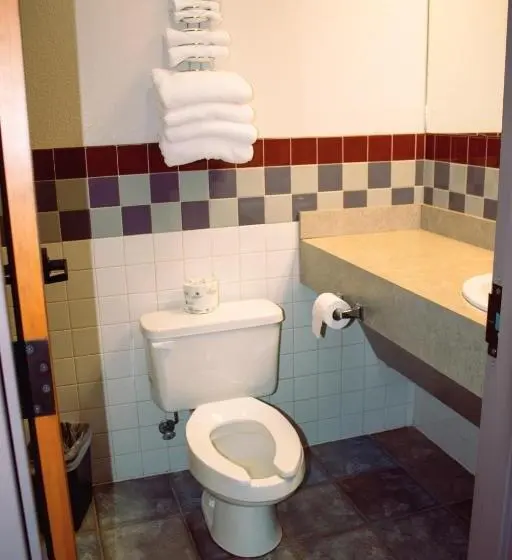 キングサイズベッドのスイートルーム, Americas Best Value Inn Fredonia