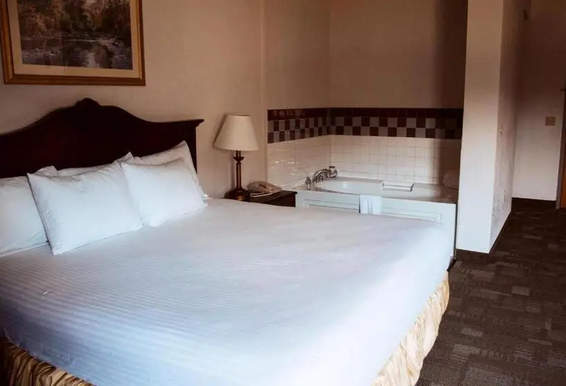 キングサイズベッドのスイートルーム, Americas Best Value Inn Fredonia