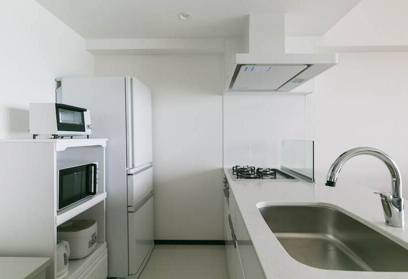 סוויטה, Hideout Okinawa Uruma